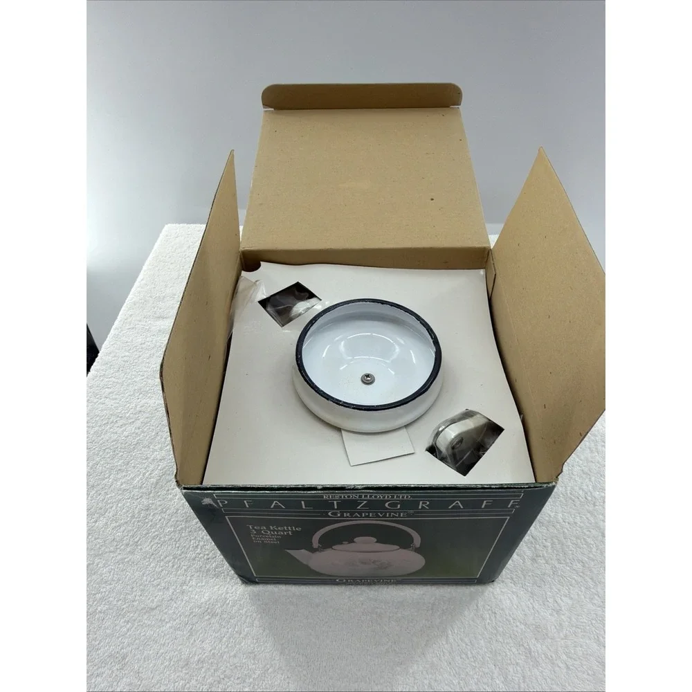 PFALTZGRAFF Grapevine Tea Kettle NEW in BOX! 3 Quart Style 60016